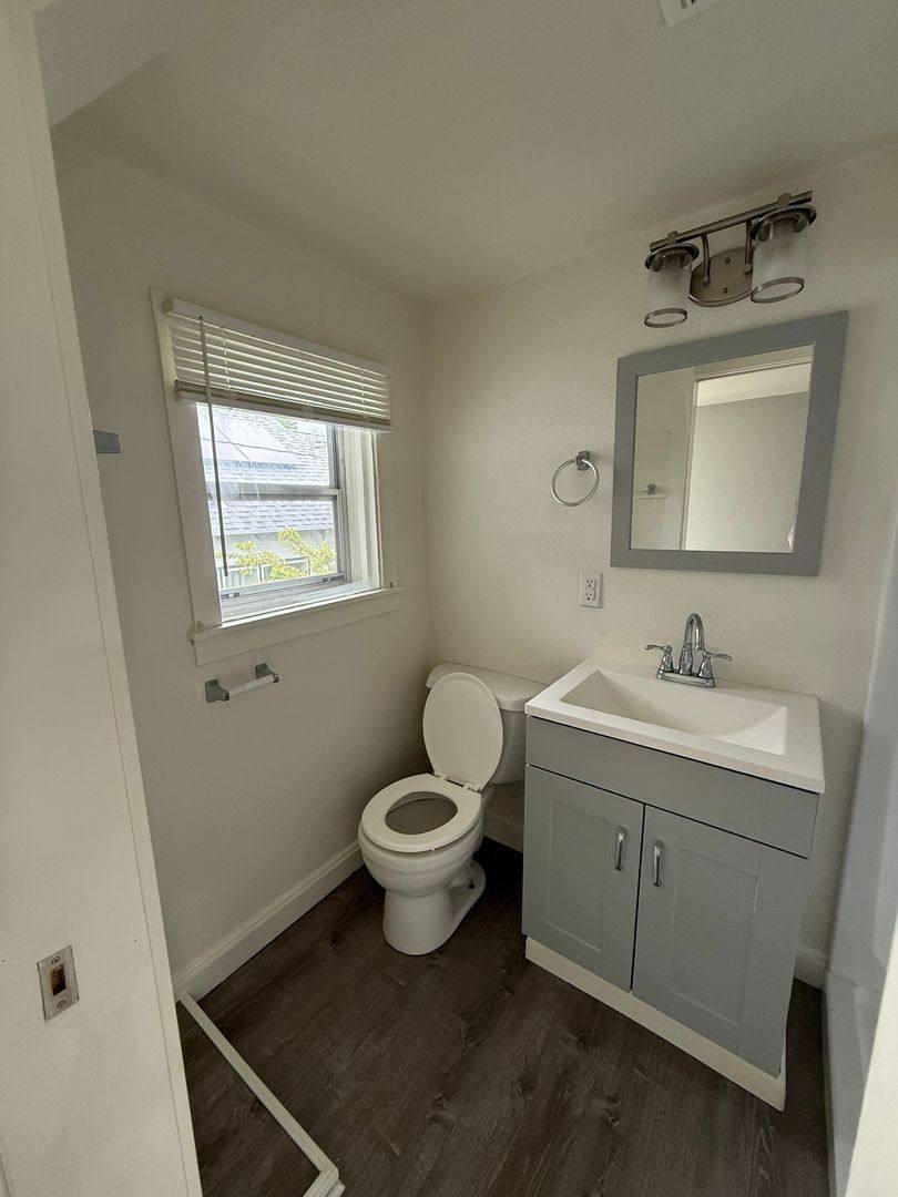 Apartment for rent at 1126 Grant St, Klamath Falls, OR 97603