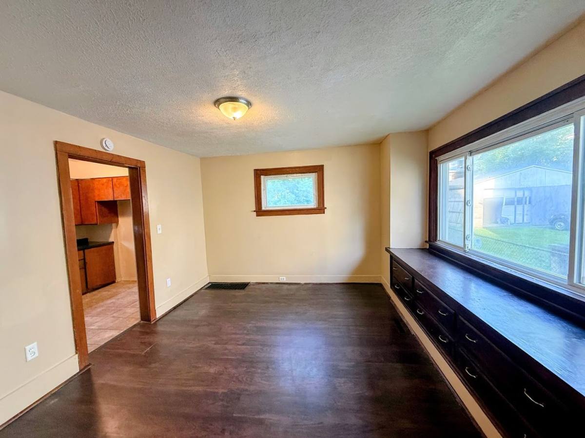 House for rent at 1055 Beardsley St, Akron, OH 44301