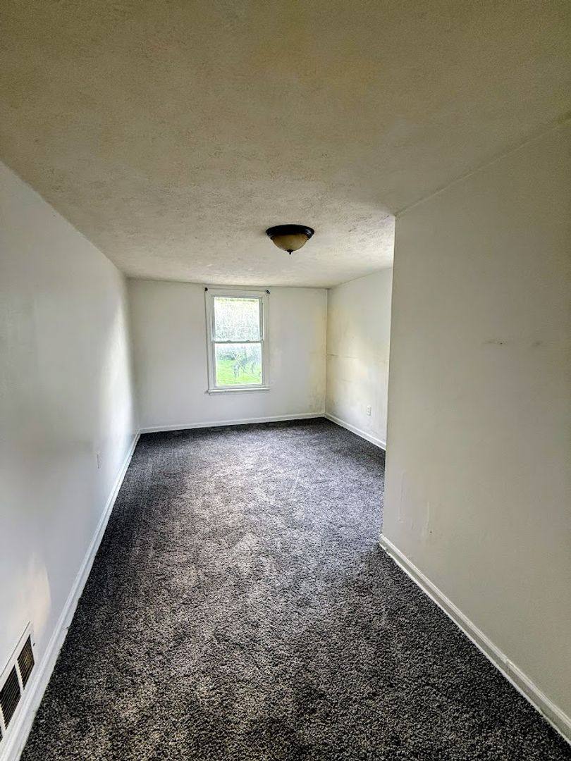 House for rent at 1055 Beardsley St, Akron, OH 44301