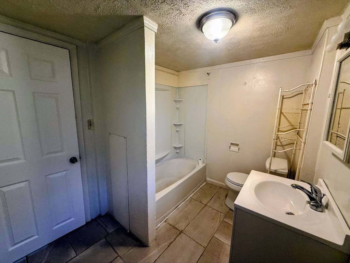 House for rent at 1055 Beardsley St, Akron, OH 44301