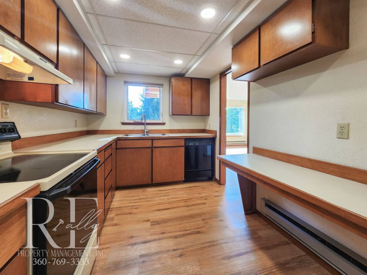 Apartment for rent at 515 Heritage Lane NW, Bremerton, WA 98310
