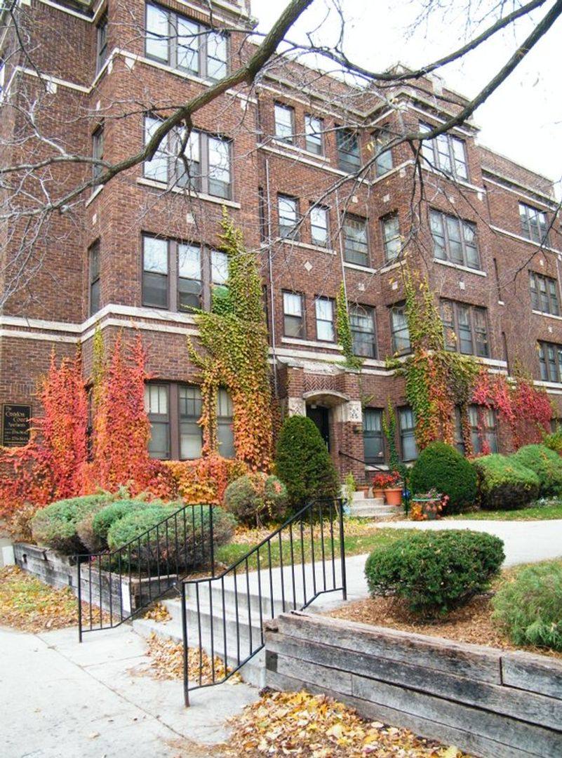Apartment for rent at 804, 806, 808 N Van Buren, Milwaukee, WI 53202