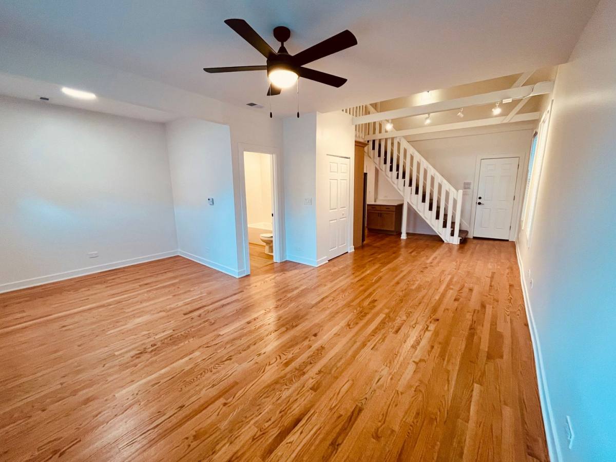Apartment for rent at 2306 N Hoyne, Chicago, IL 60647