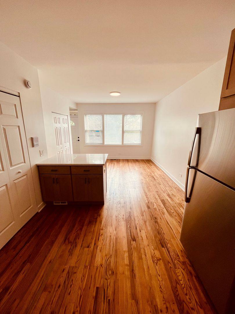 2306 N Hoyne, Chicago, IL 60647 - Apartment for Rent