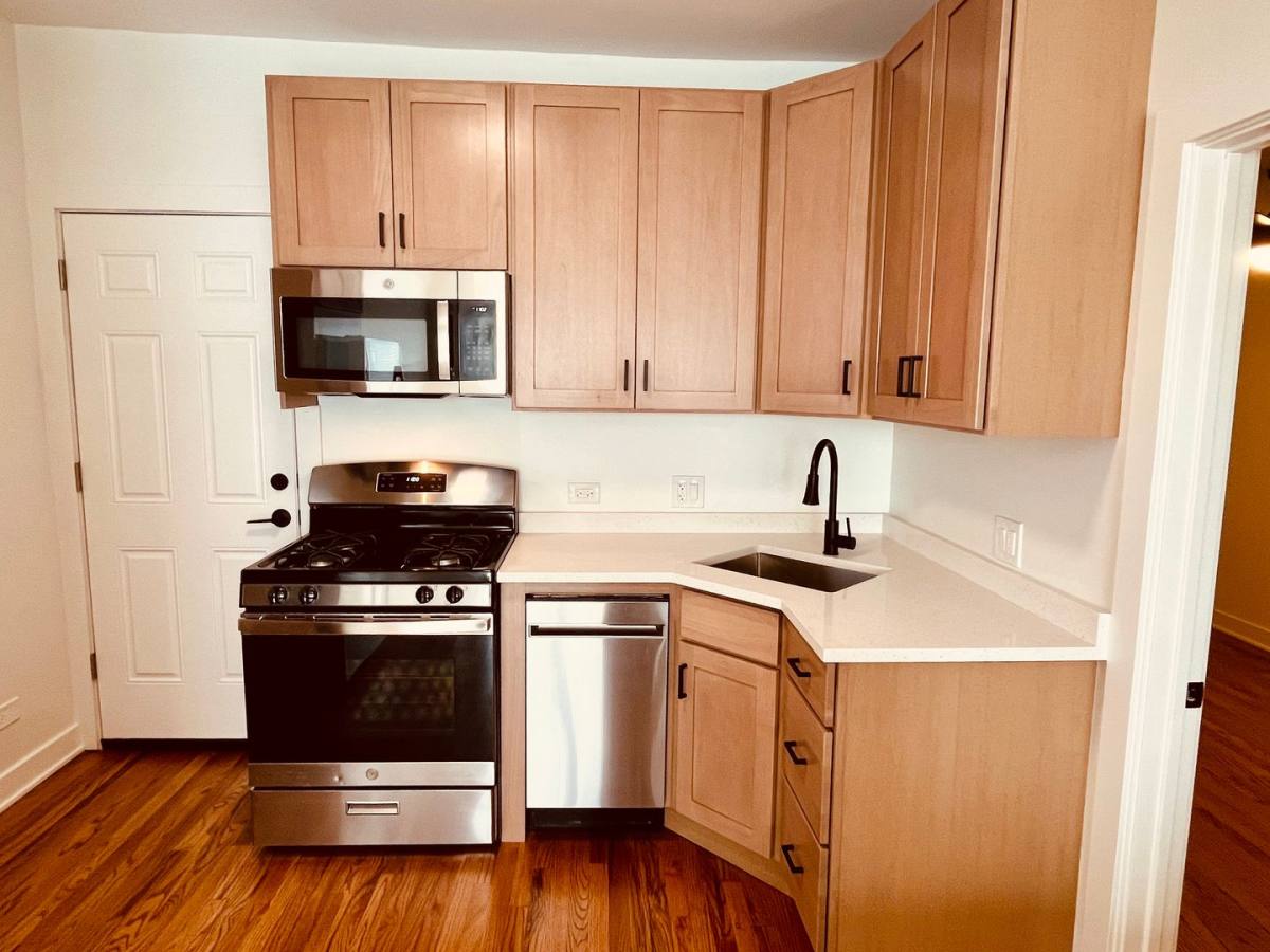 2306 N Hoyne, Chicago, IL 60647 - Apartment for Rent - Image 5