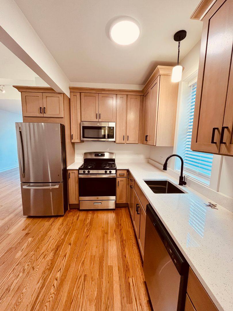 Apartment for rent at 2306 N Hoyne, Chicago, IL 60647