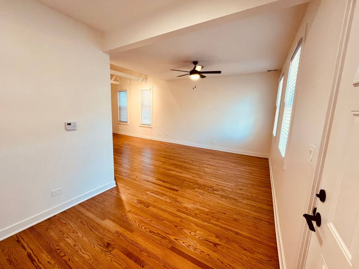Apartment for rent at 2306 N Hoyne, Chicago, IL 60647