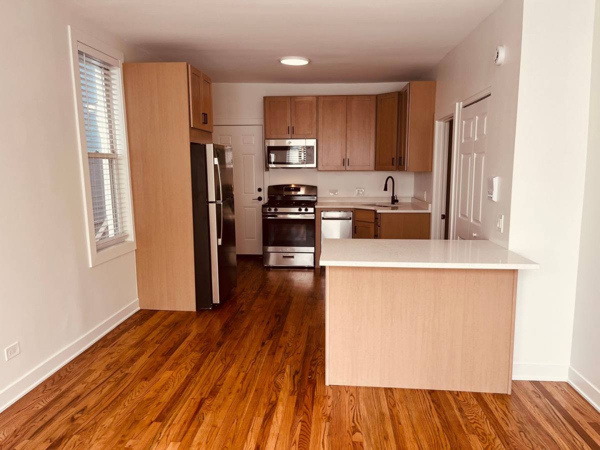 2306 N Hoyne, Chicago, IL 60647 - Apartment for Rent - Image 4
