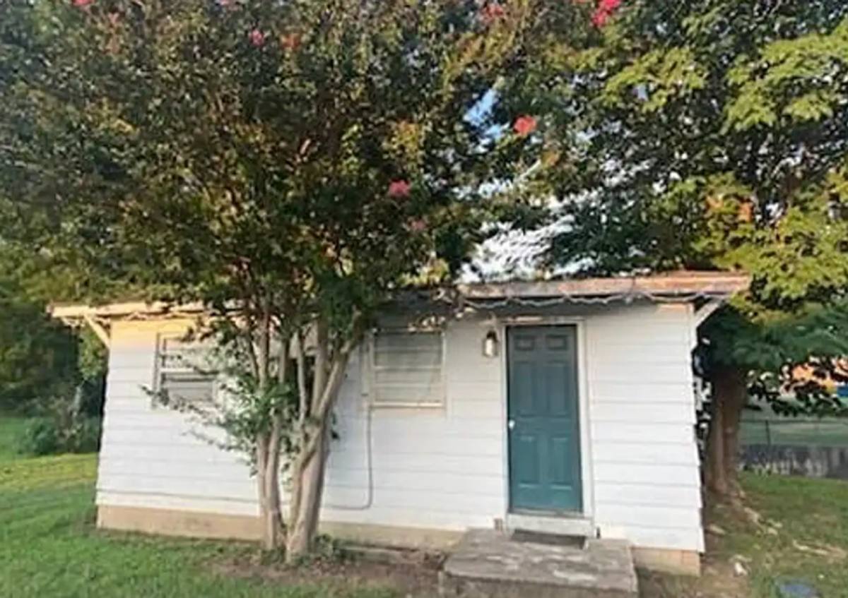 House for rent at 403 Woodward Ave NW, Jacksonville, AL 36265