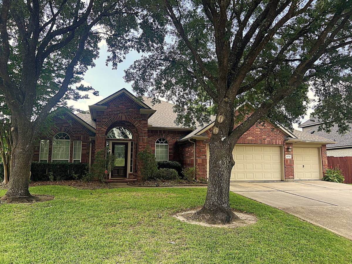 House for rent at 18718 Walden Forest Dr, Humble, TX 77346