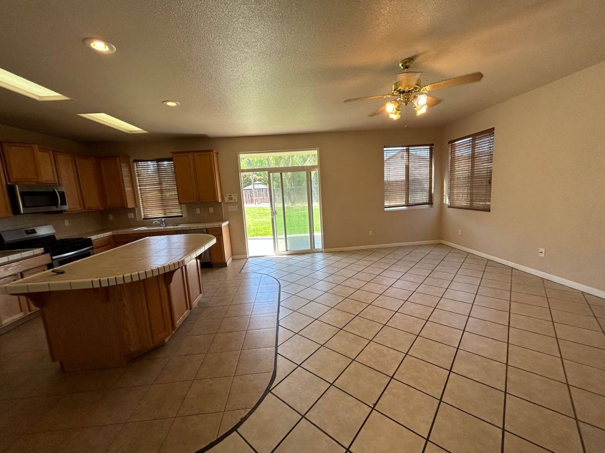 House for rent at 3716 E Vassar, Visalia, CA 93292