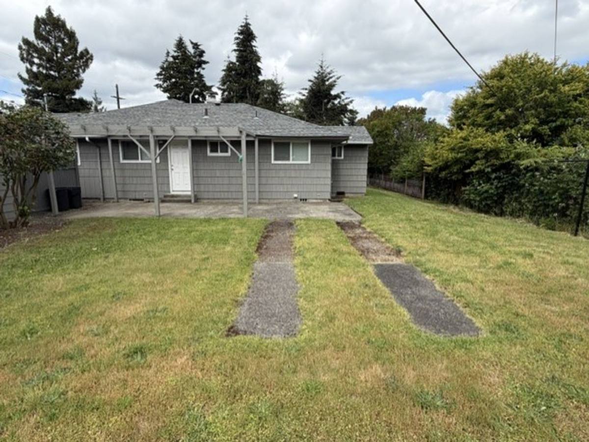 House for rent at 512 S Yew St, Centralia, WA 98531