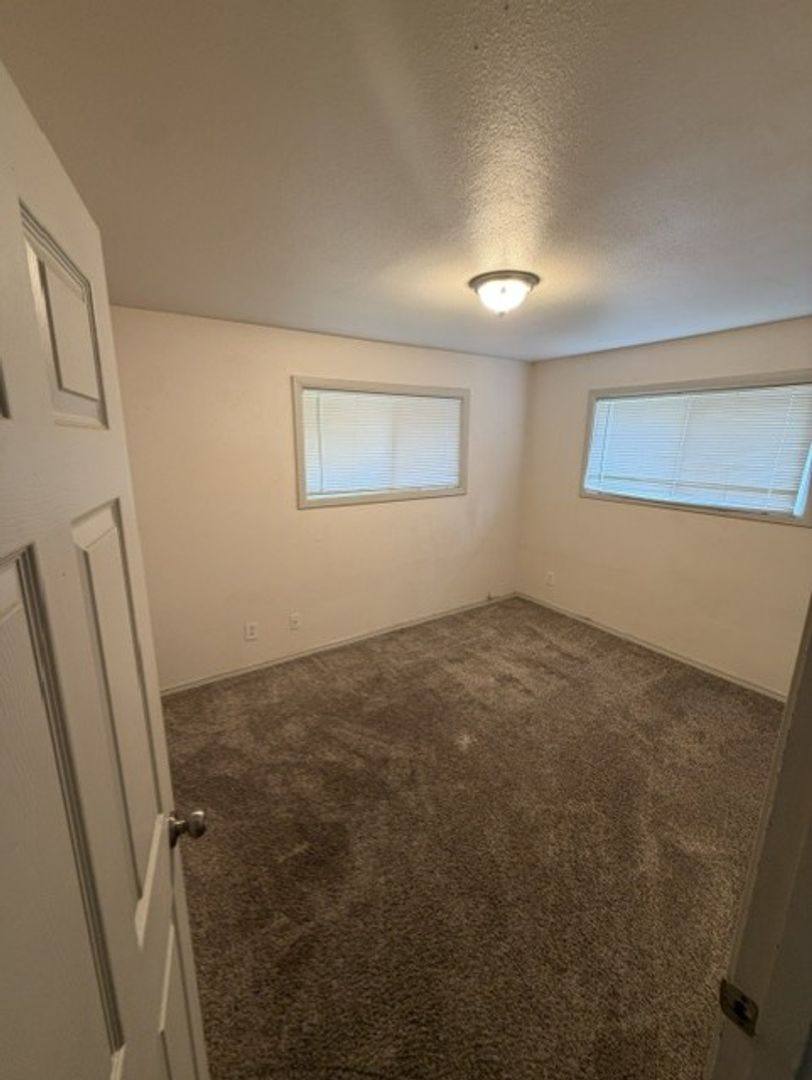 House for rent at 512 S Yew St, Centralia, WA 98531