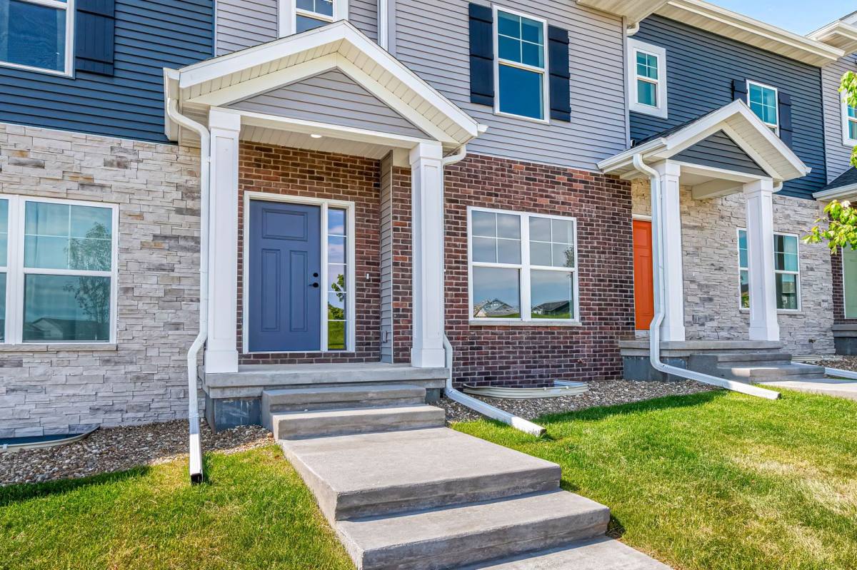 Townhouse for rent at 628 Catherine Dr, Tiffin, IA 52340