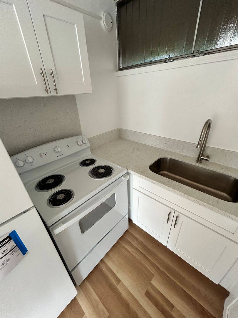 Apartment for rent at 1603 Dole St, Honolulu, HI 96822