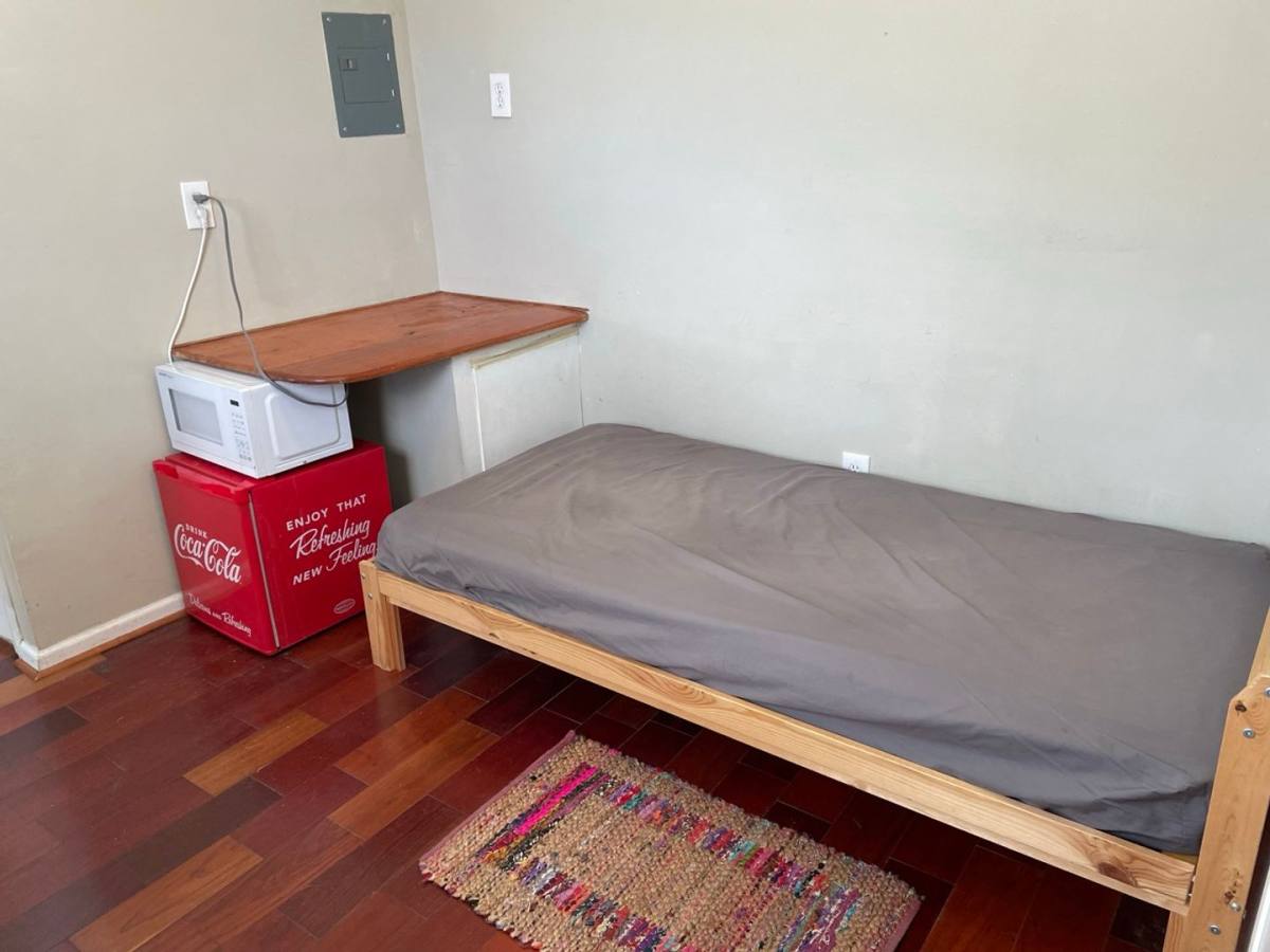 Apartment for rent at 1908 Aliceanna St, Baltimore, MD 21231