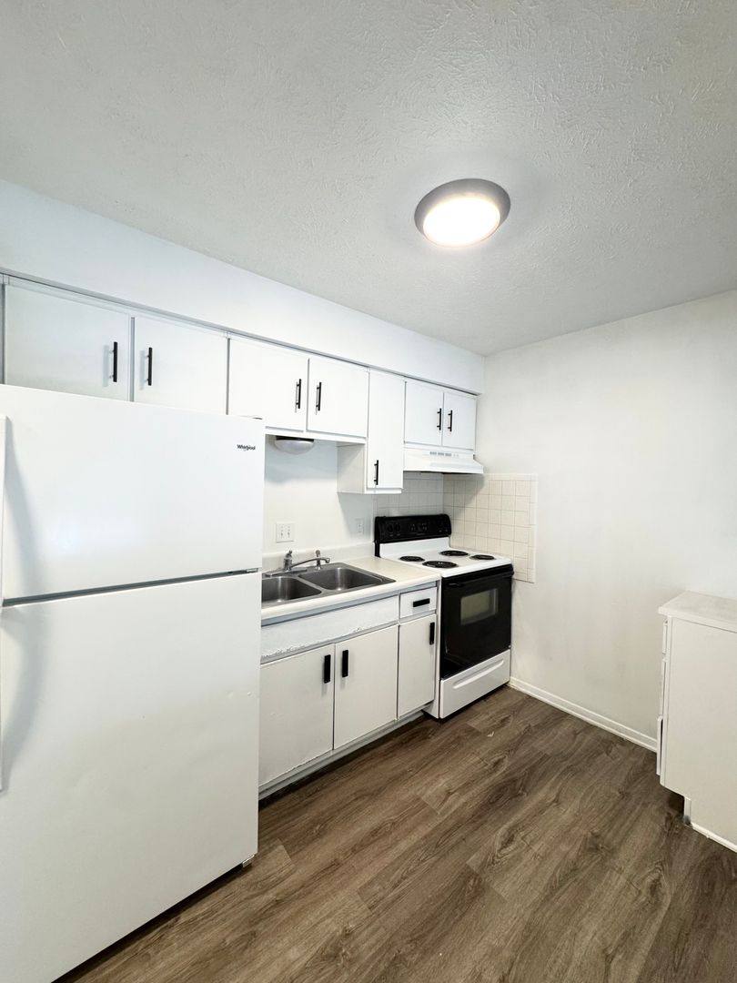 Apartment for rent at 7810 Blondo St, Omaha, NE 68134