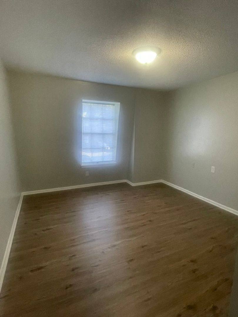 Apartment for rent at 3826 J Country Club Rd, Winston Salem, NC 27104