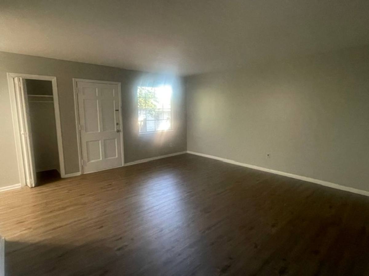 Apartment for rent at 3826 J Country Club Rd, Winston Salem, NC 27104