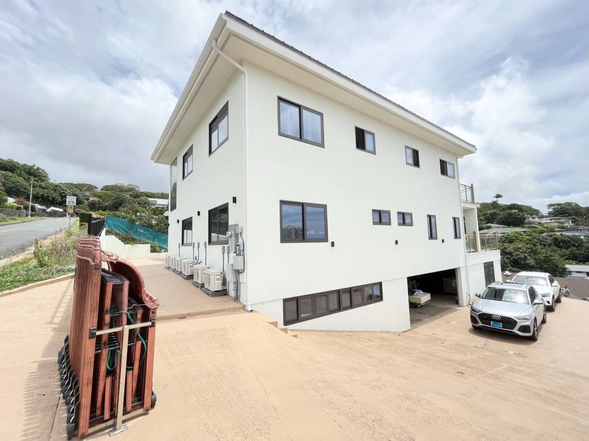 House for rent at 2045 Mott Smith Dr, Honolulu, HI 96822