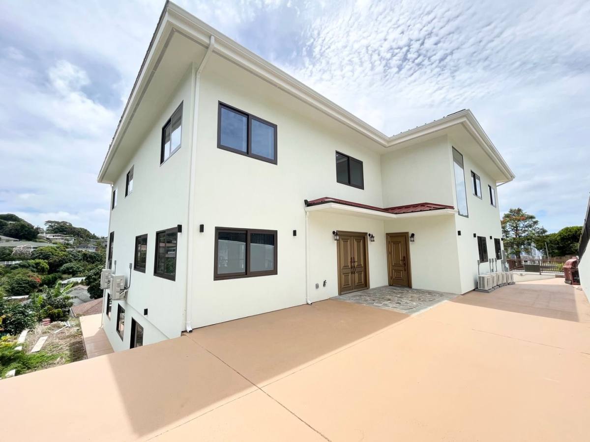 House for rent at 2045 Mott Smith Dr, Honolulu, HI 96822