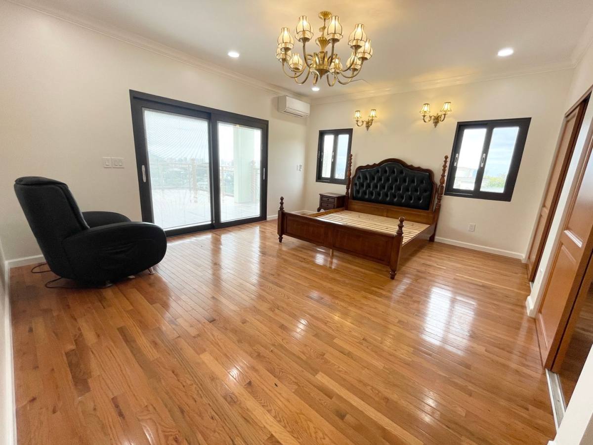 House for rent at 2045 Mott Smith Dr, Honolulu, HI 96822
