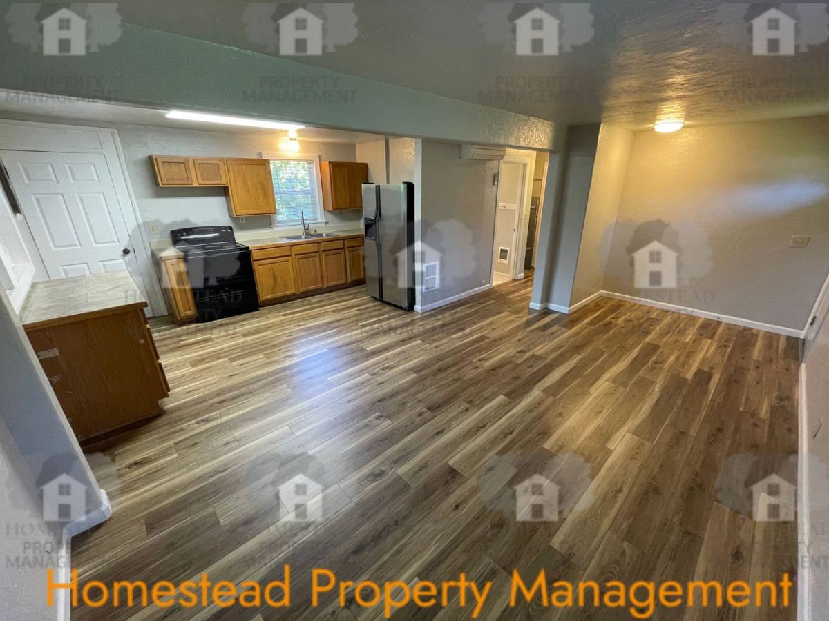 House for rent at 582 Main St W, Monmouth, OR 97361