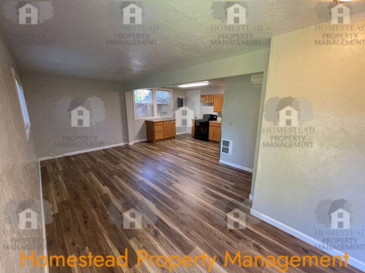 House for rent at 582 Main St W, Monmouth, OR 97361