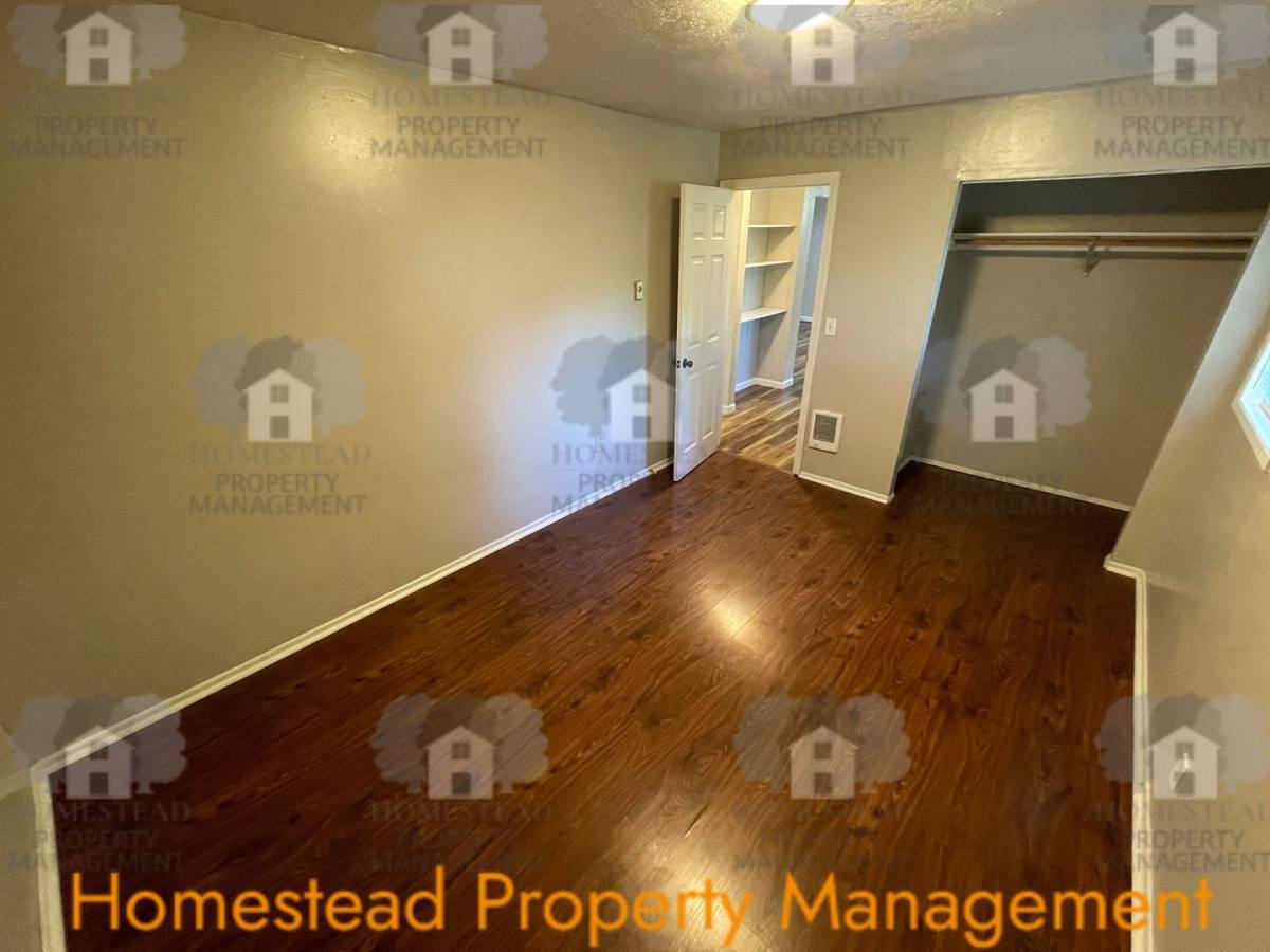 House for rent at 582 Main St W, Monmouth, OR 97361