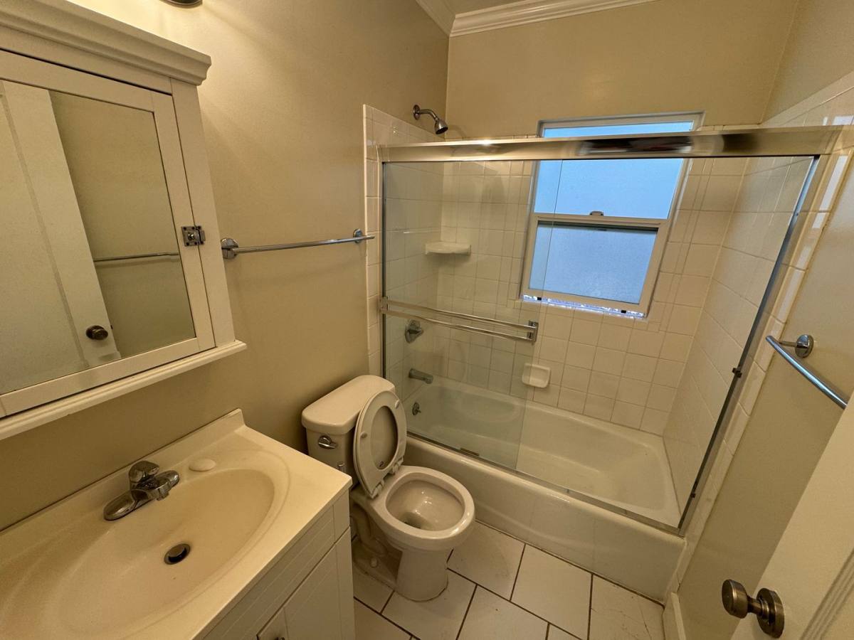 Apartment for rent at 1005 Burlingame Ave, Burlingame, CA 94010