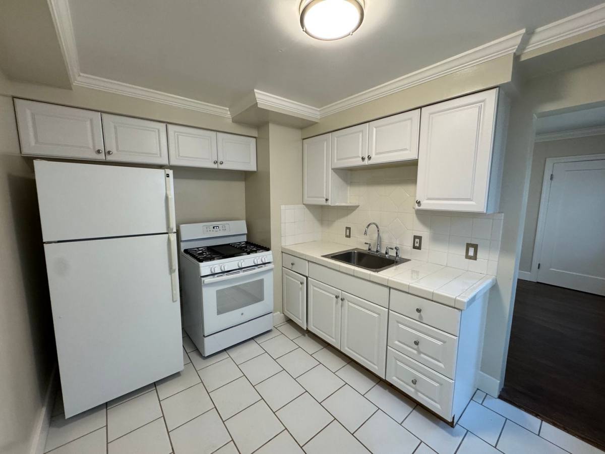 Apartment for rent at 1005 Burlingame Ave, Burlingame, CA 94010