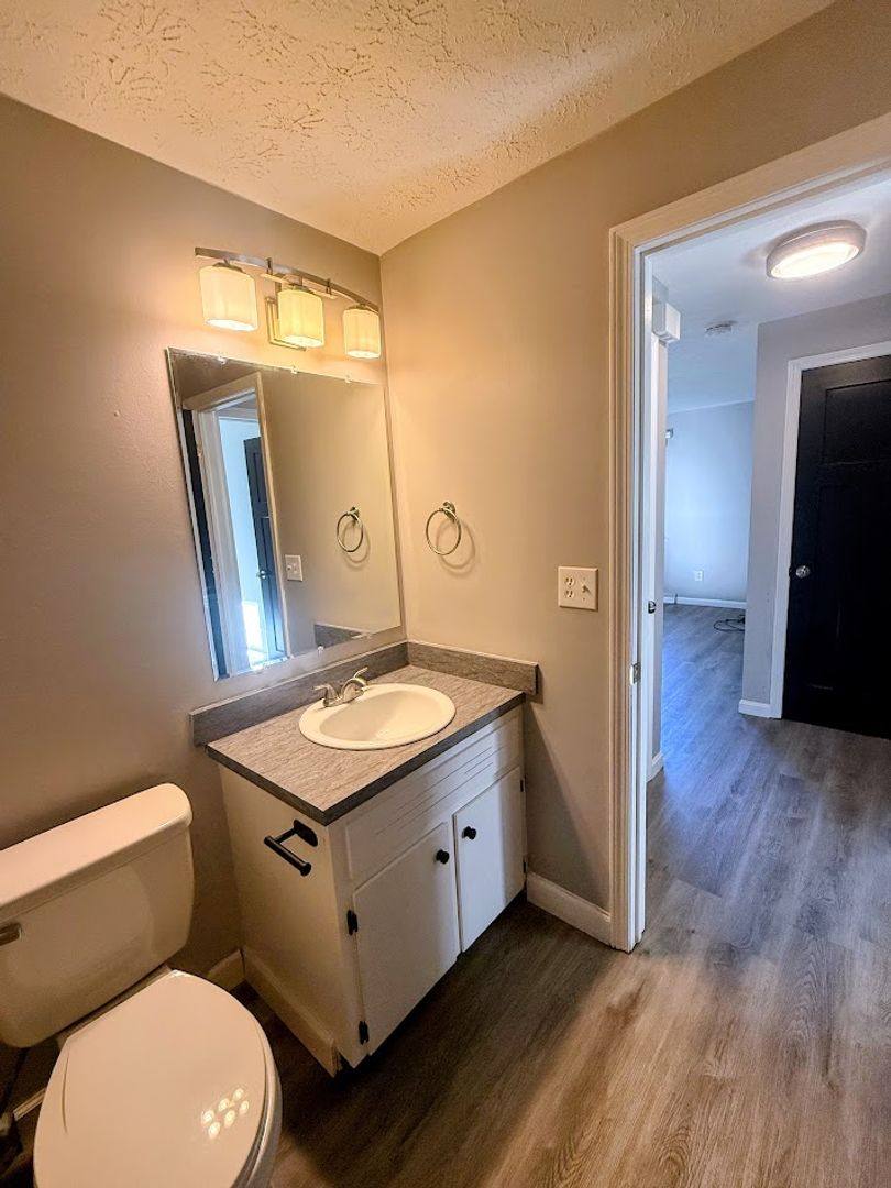Apartment for rent at 5224 S Main St, Akron, OH 44319