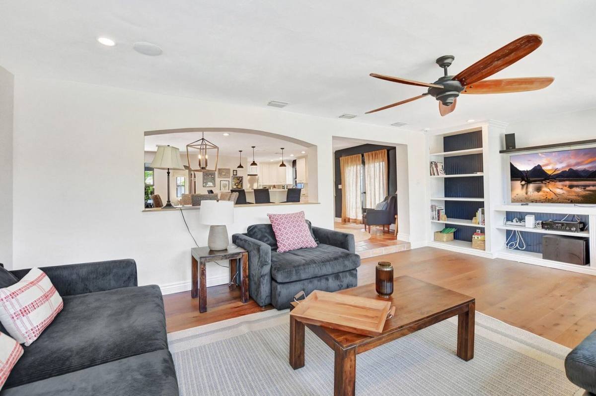 House for rent at 801 SW 5th St, Boca Raton, FL 33486