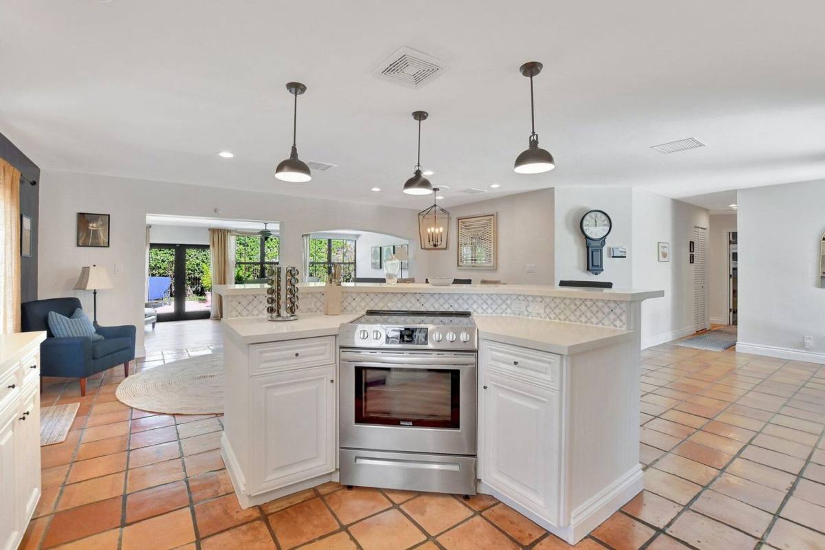 House for rent at 801 SW 5th St, Boca Raton, FL 33486