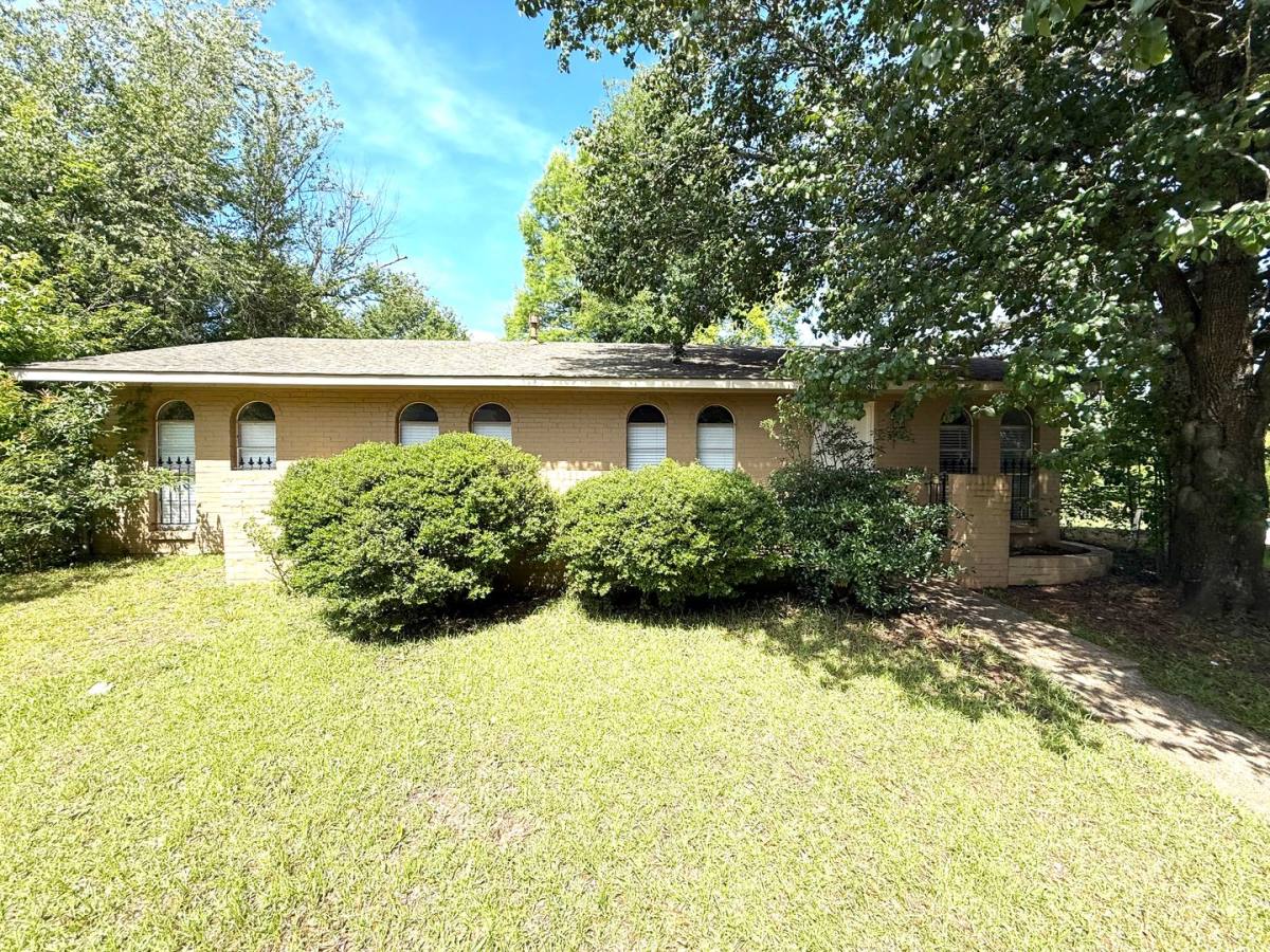 House for rent at 535 Lawndale Lane, Montgomery, AL 36109