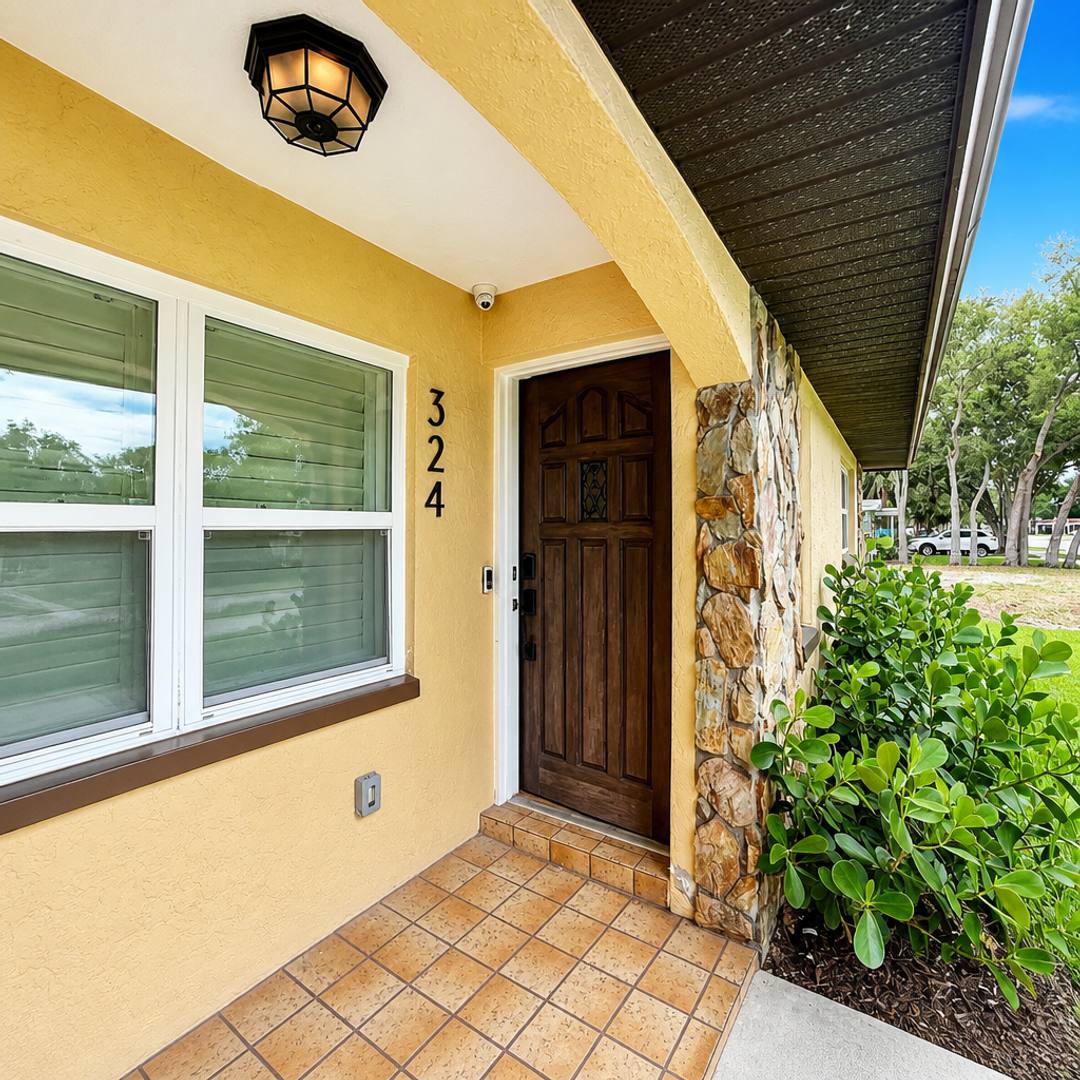 House for rent at 324 42nd Ave N, Saint Petersburg, FL 33703