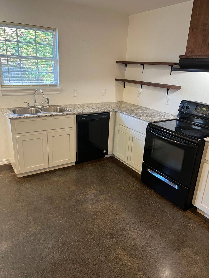 Apartment for rent at 722 Drennen St, Van Buren, AR 72956