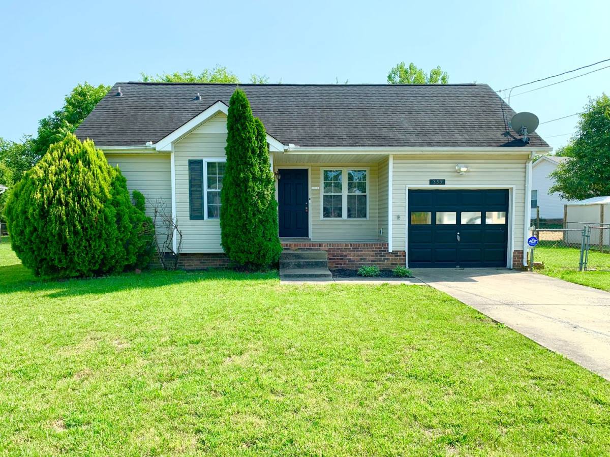House for rent at 355 Broadmore Dr, Clarksville, TN 37042