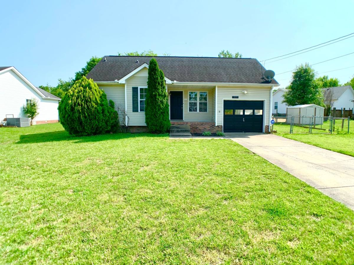 House for rent at 355 Broadmore Dr, Clarksville, TN 37042
