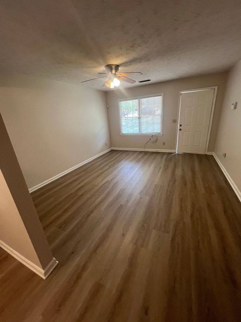 Apartment for rent at 721-723 Jackson View Rd, Suwanee, GA 30024