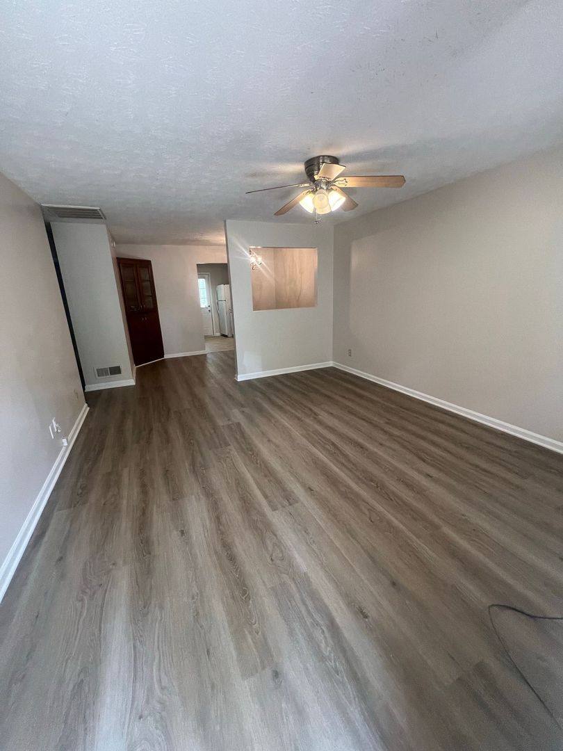 Apartment for rent at 721-723 Jackson View Rd, Suwanee, GA 30024