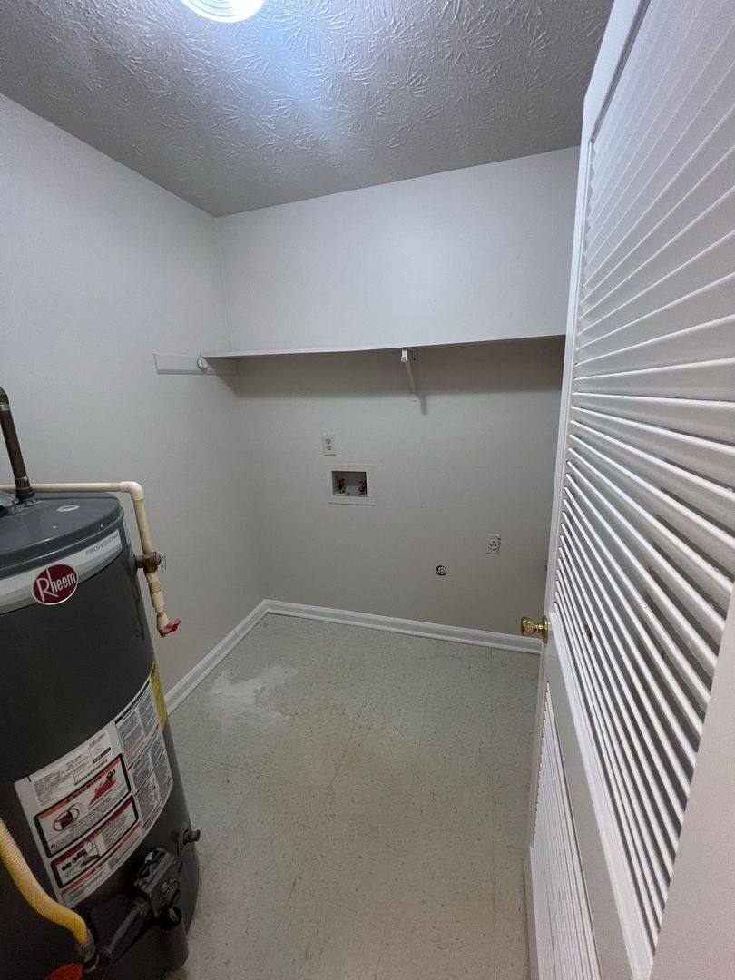 Apartment for rent at 721-723 Jackson View Rd, Suwanee, GA 30024