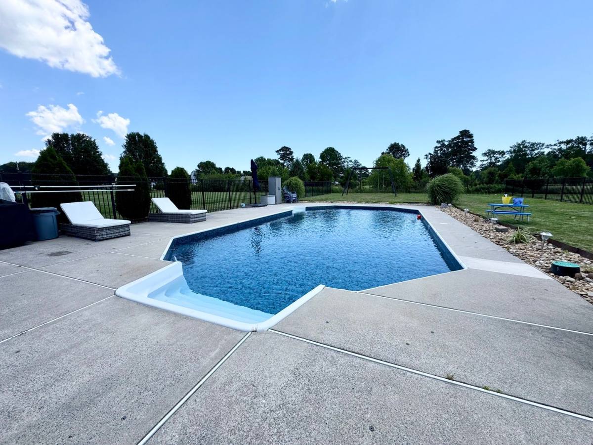 House for rent at 197 Green View Rd, Moyock, NC 27958