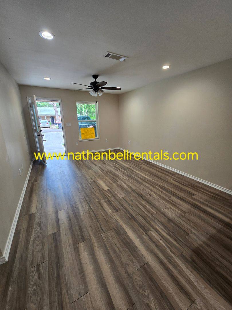 Apartment for rent at 1244 14th St SE, Paris, TX 75460
