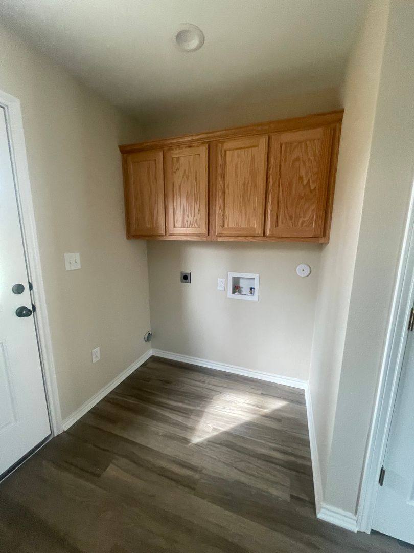 Apartment for rent at 1244 14th St SE, Paris, TX 75460
