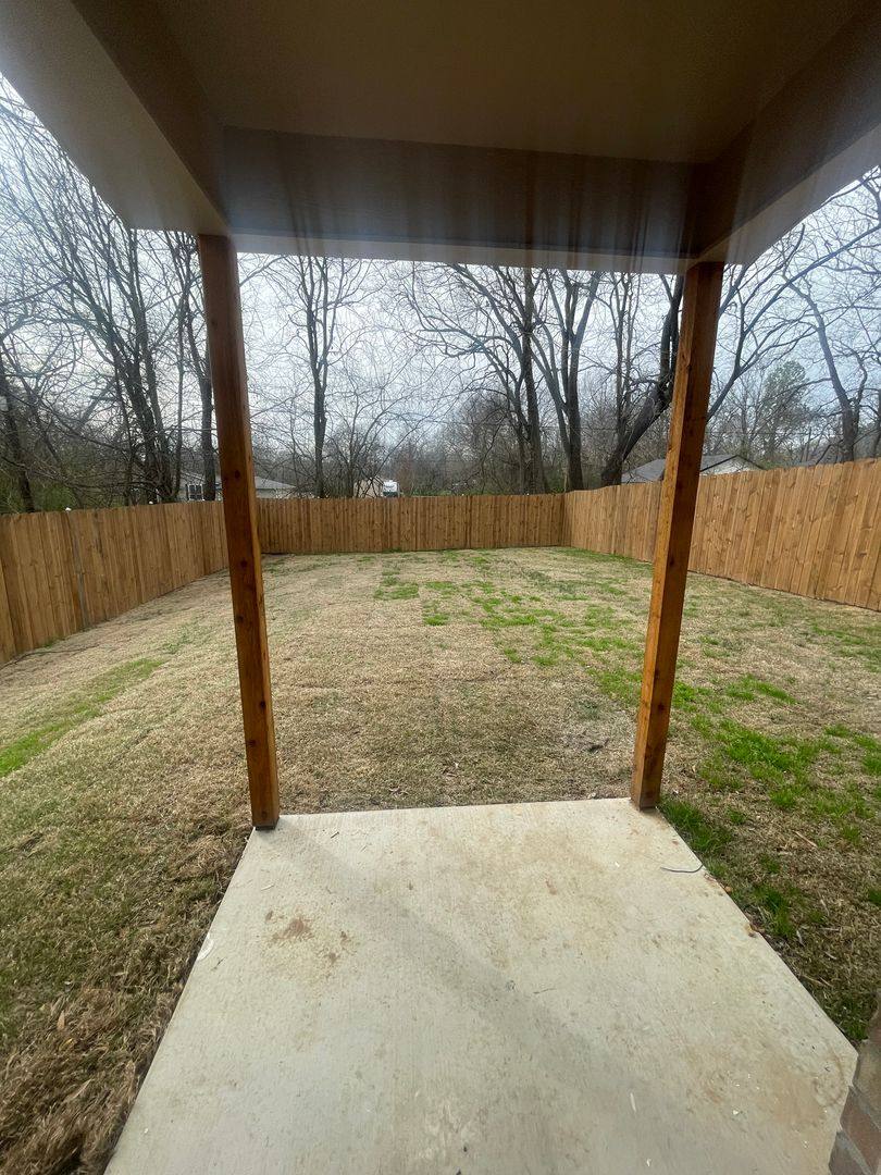 Apartment for rent at 1244 14th St SE, Paris, TX 75460