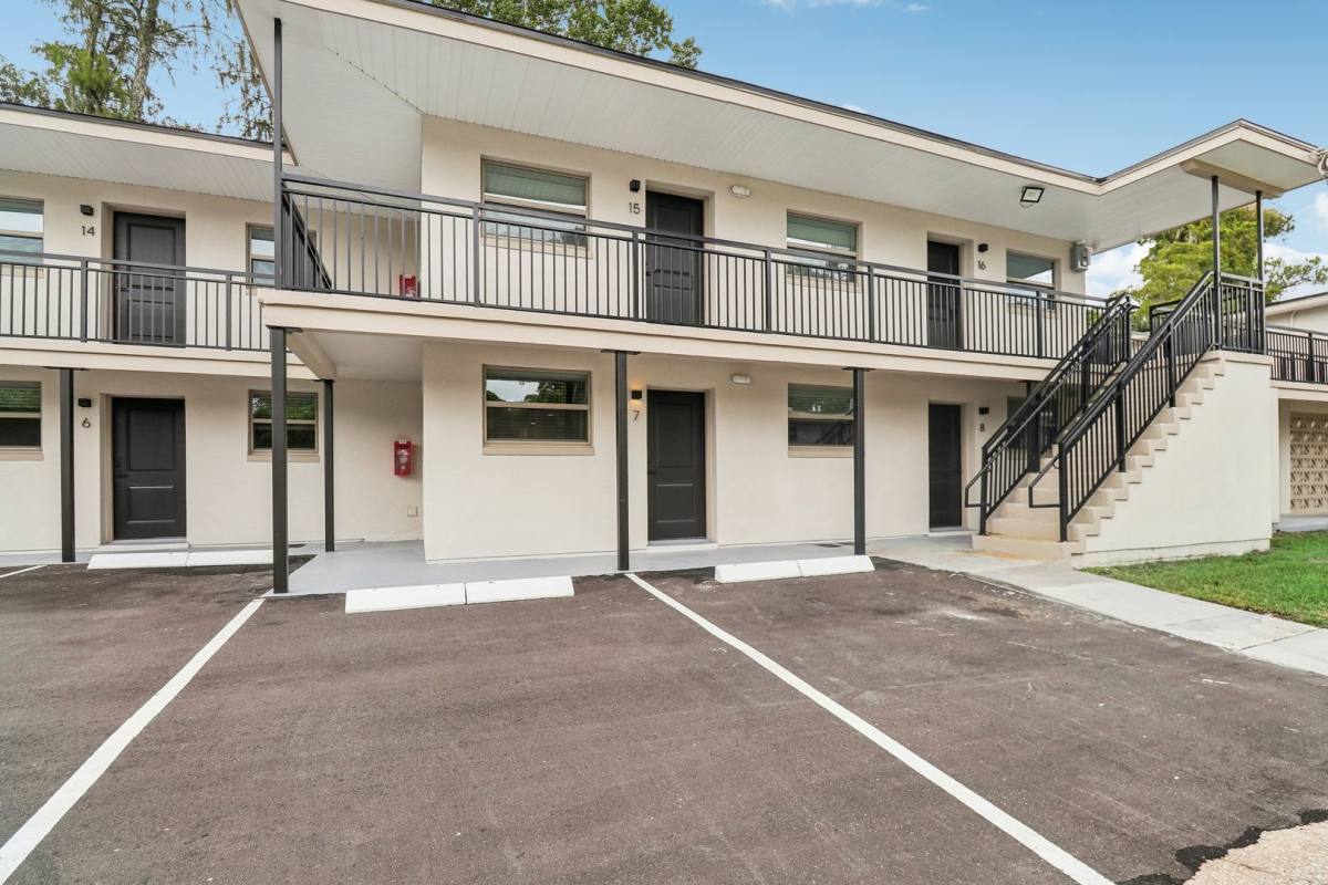 Apartment for rent at 1900 Danese Court #32, Jacksonville, FL 32207