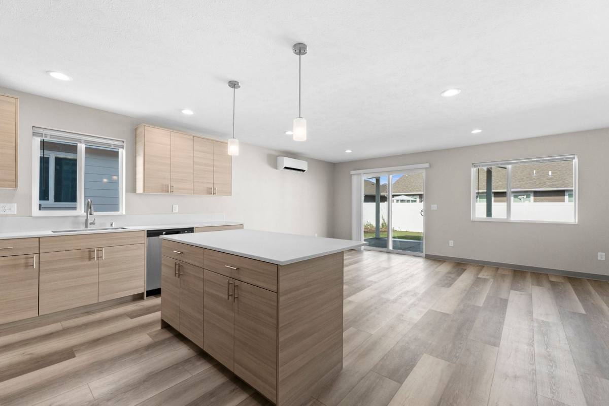 Townhouse for rent at 1703 N Selkirk Rd, Greenacres, WA 99016