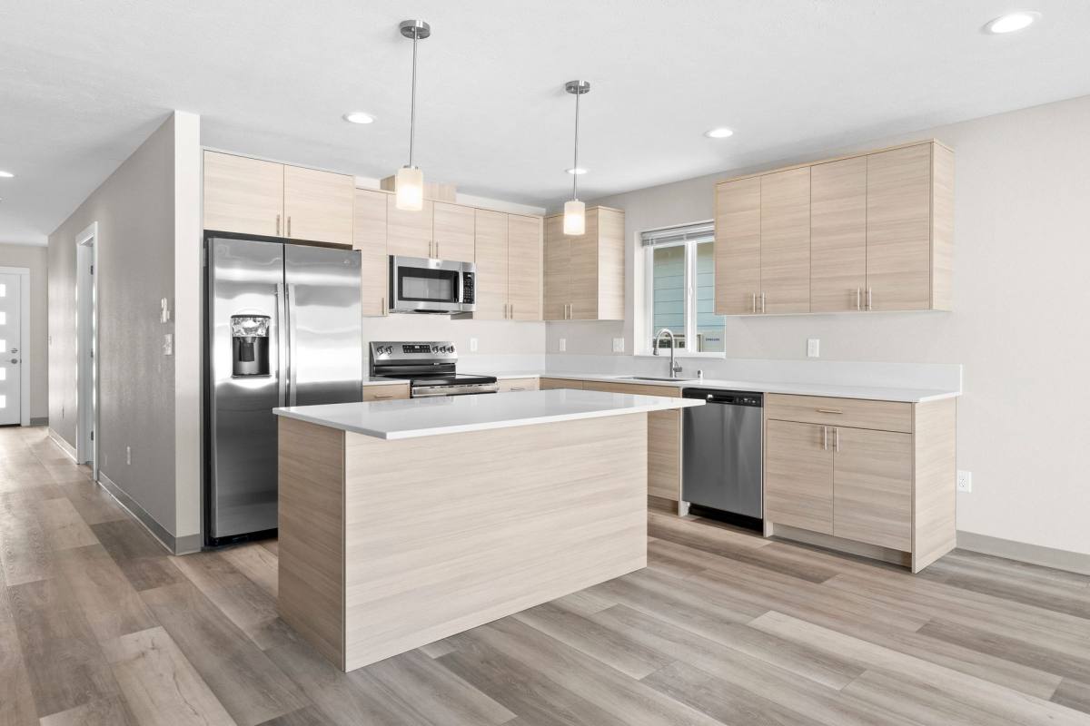 Townhouse for rent at 1703 N Selkirk Rd, Greenacres, WA 99016