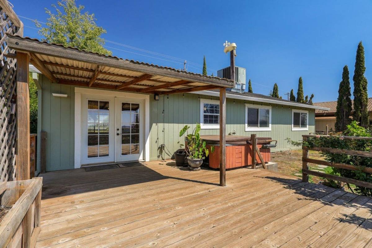 House for rent at 22641 River View Dr, Cottonwood, CA 96022